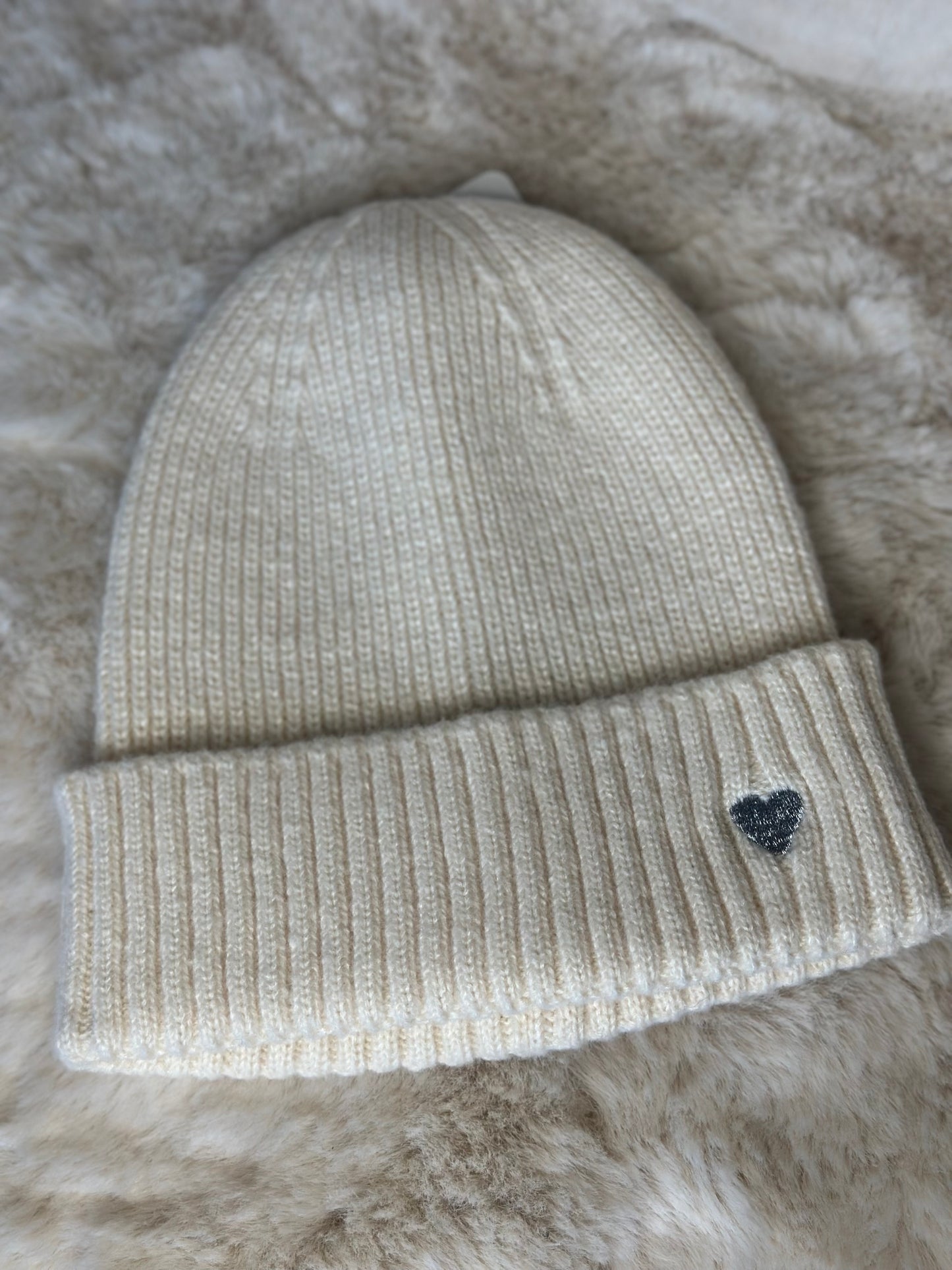 Bonnet « 🤍 »