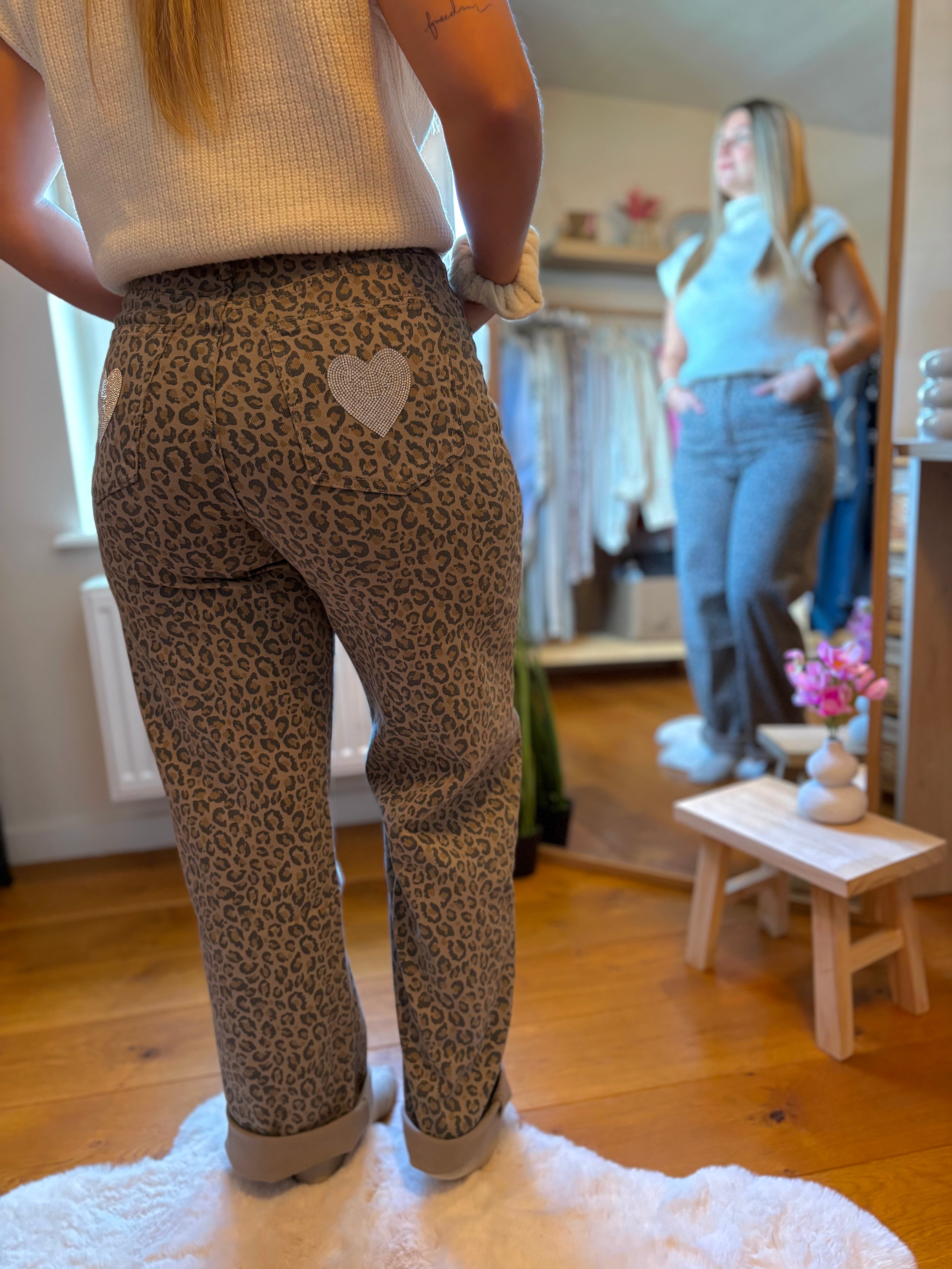 Jeans ballon léopard avec strass