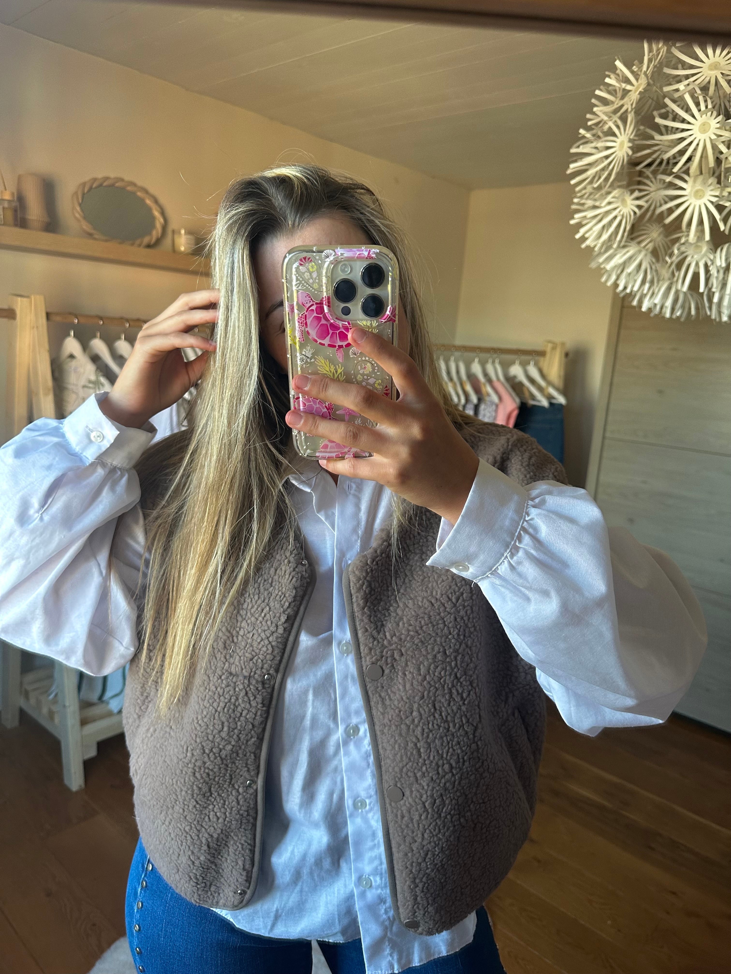 Gilet moumoute chocolat avec pressions