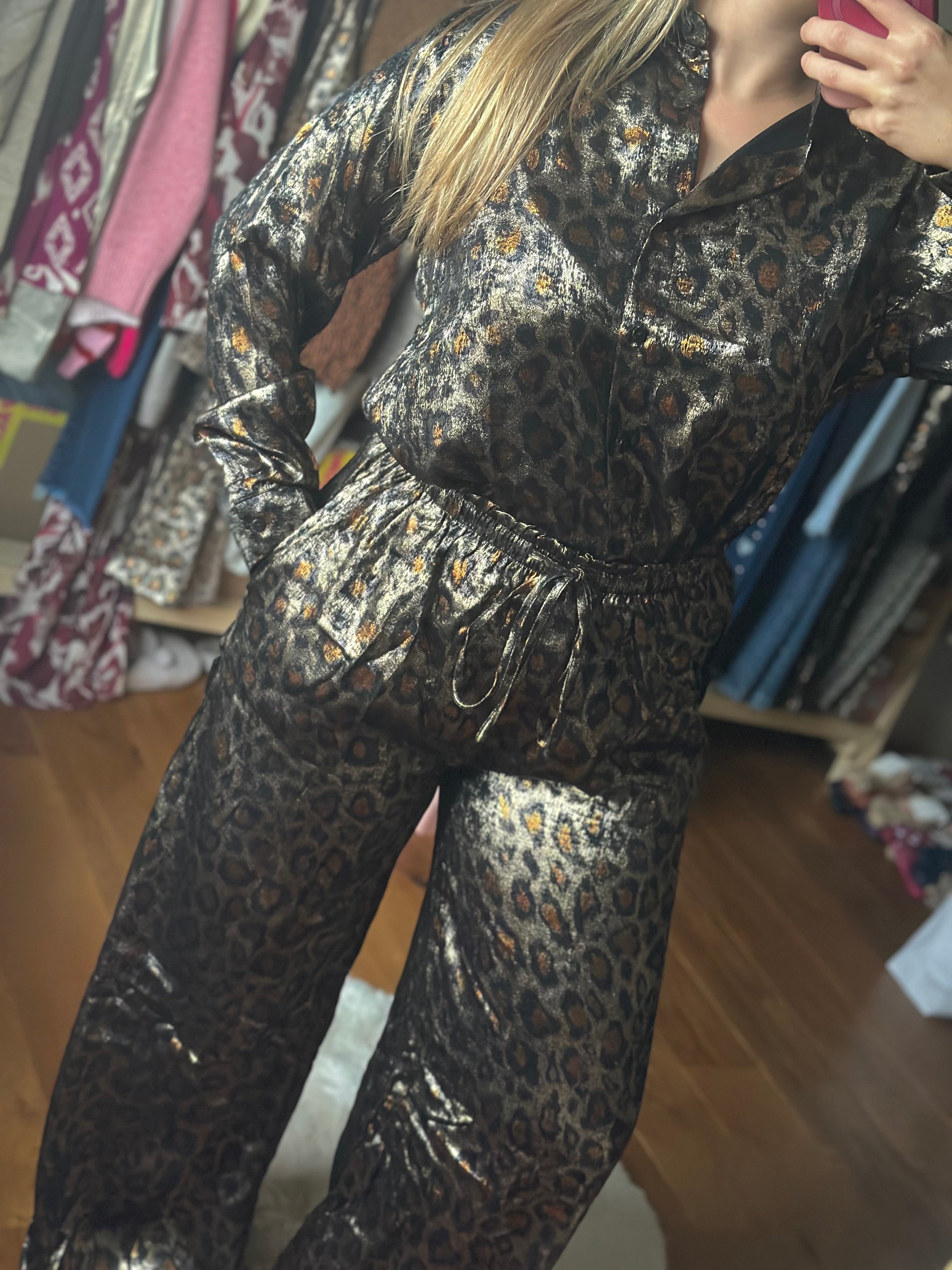 Chemise léopard satinée