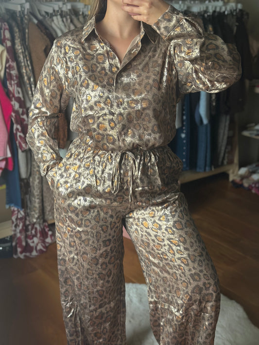 Chemise léopard satinée