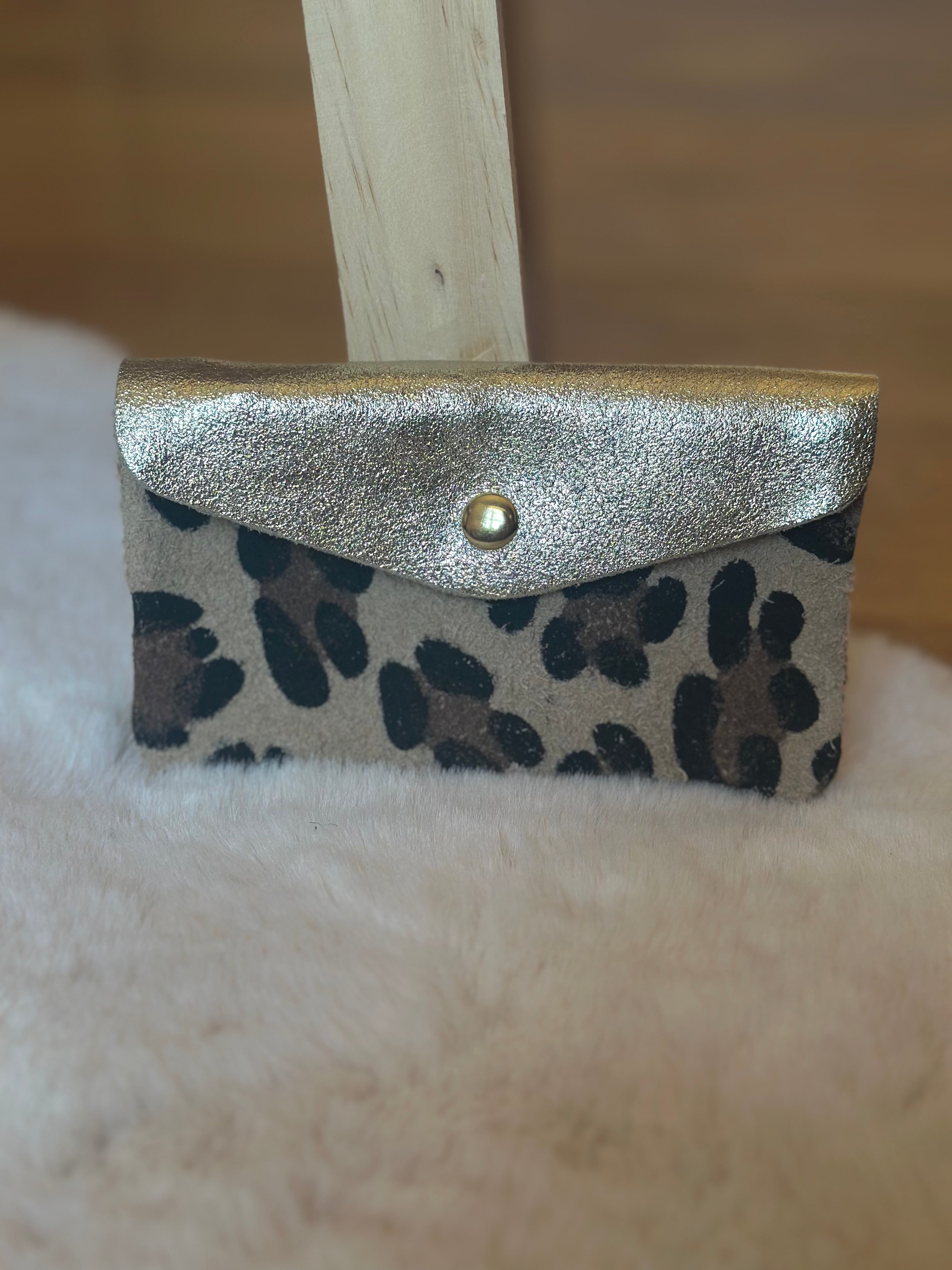 Portefeuille léopard et doré