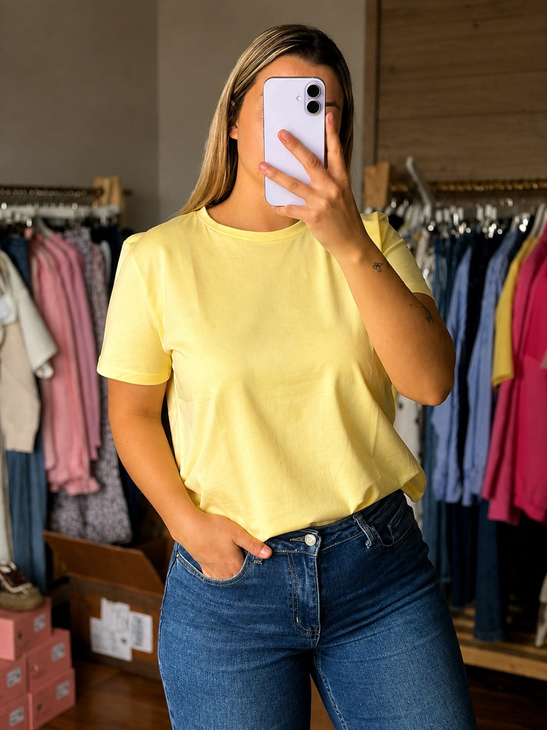T-shirt jaune